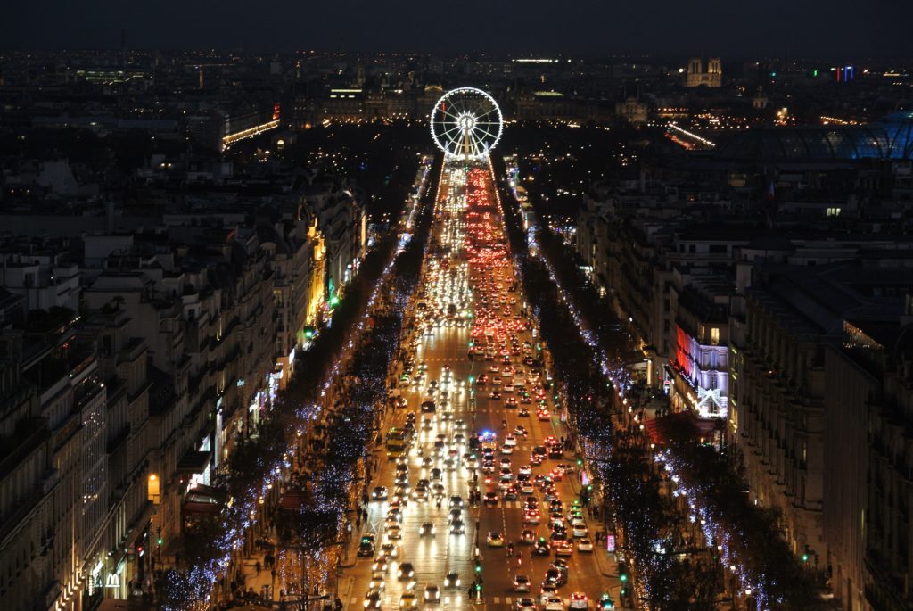 Avenue Champs Elysées depuis Arc de triomphe